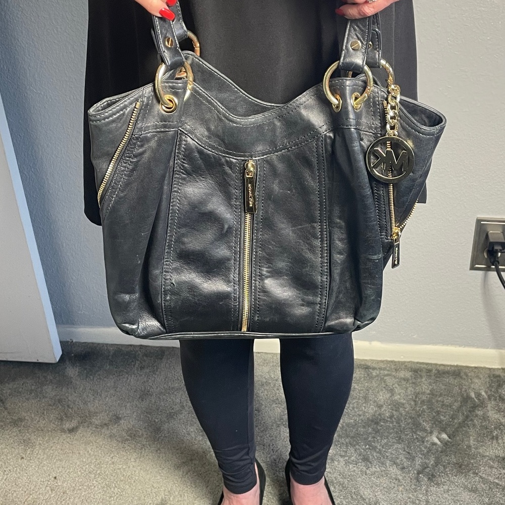 Michael Kors Moxley Black Leather Shoulder Bag Zip Up